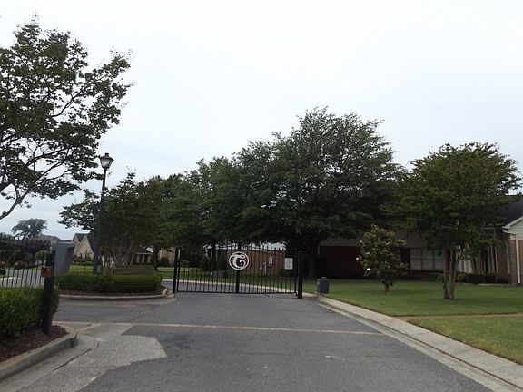 5th image of 7464 Crystal Lake Dr