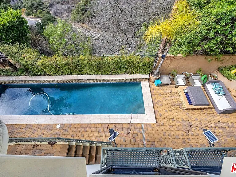 3110 Benedict Canyon Dr — Photo 43