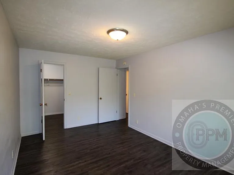 Benson Garden Apartments — Photo 23