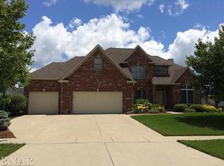 2009 Trotter Ln, Bloomington, IL 61704