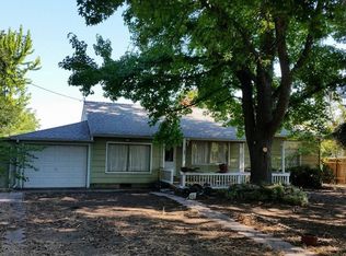 930 Shafer Ln, Medford, OR 97501