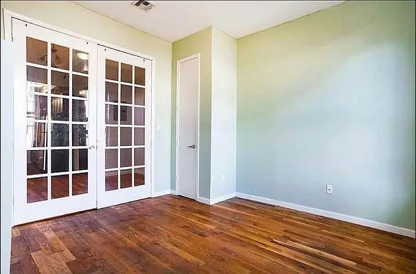 Rented by Brooklyn Group | media 10