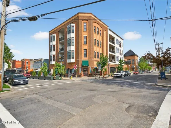 55 Phila Street #202, Saratoga Springs, NY 12866