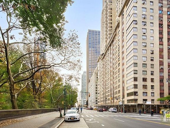 5th image of 25 Central Park W APT 3W