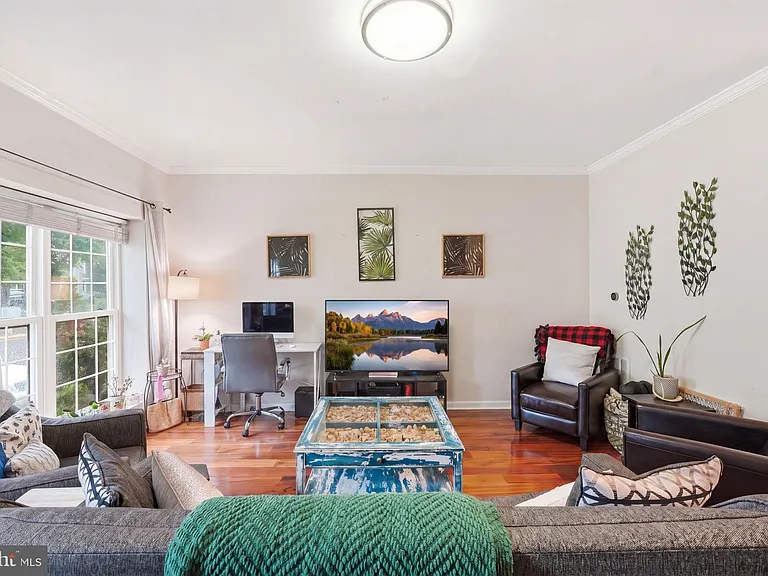 12109 Wedgeway Ct — Photo 4
