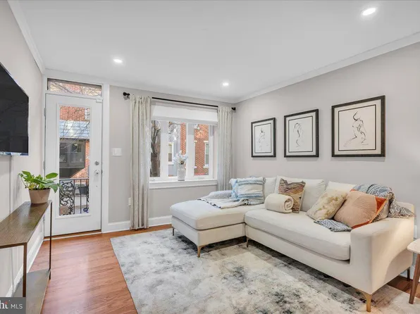 707 Clymer St, Philadelphia, PA 19147