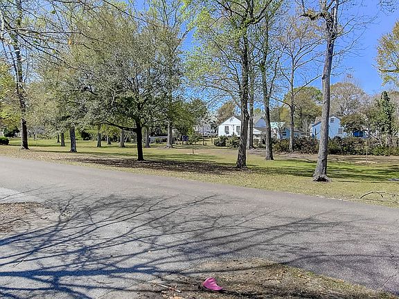 2nd image of 4814 Parkside Dr