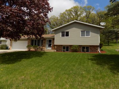 679 Sunset Dr, Saint Charles, MN, 55972
