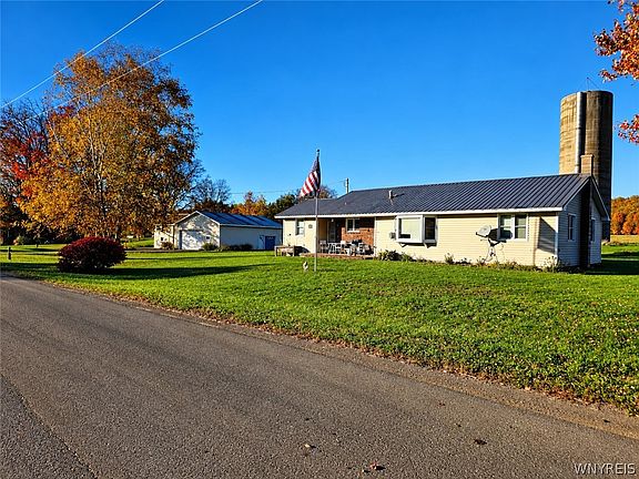 3rd image of 7654 Hinman Hollow Rd