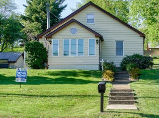 4046 Midway Dr NW, Cedar Rapids, IA 52405
