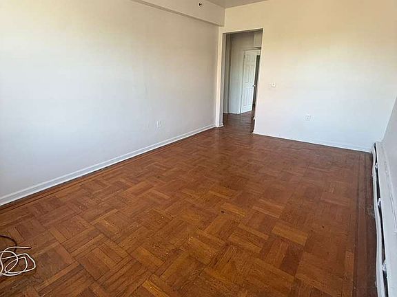 4th image of 210-212 Central Ave #2H