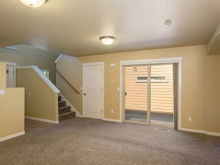 20468 Brentwood Ave — Photo 9