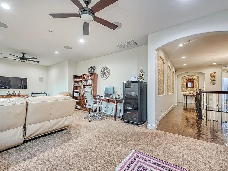 10509 N Sierra Vista Ave — Photo 49