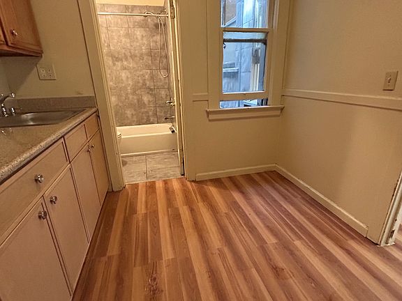 2nd image of 1005 Larkin St APT 20