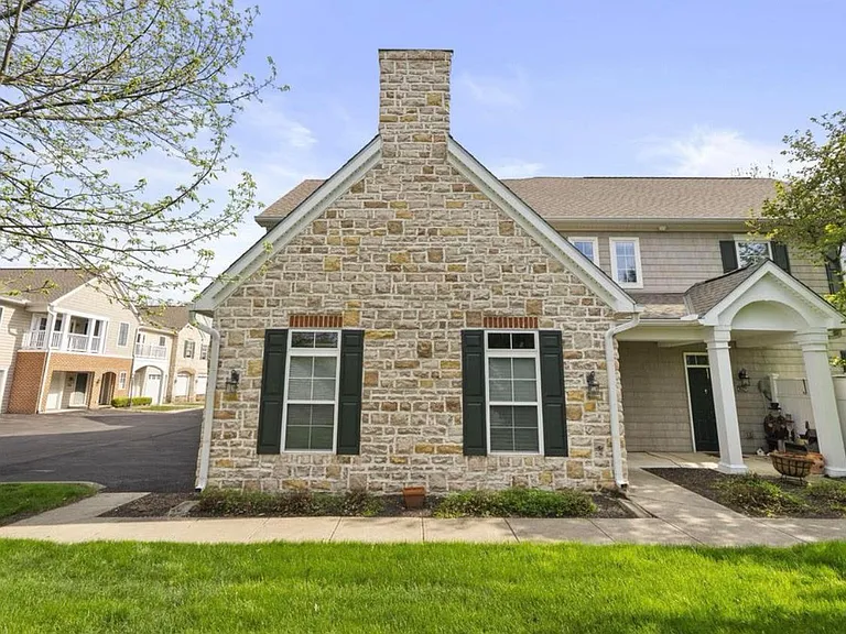 4202 Colister Dr — Photo 2