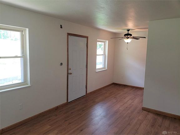 4th image of 1542 Pershing Blvd