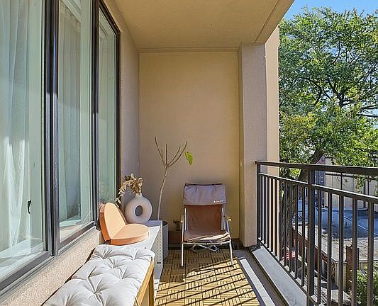 4th image of 88 Herbert St Unit Penthouse