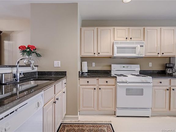 3rd image of 1205 Bradford Dr #1205