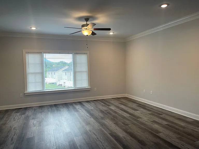 1194 Bluemoon Dr — Photo 10