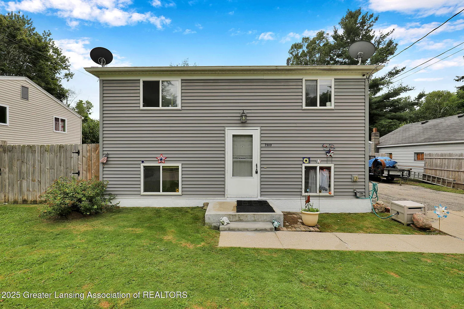 2909 Reo Rd photo 1