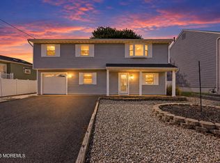 4 Harbor View Ln, Toms River, NJ 08753