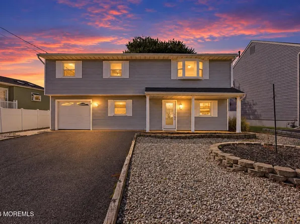 4 Harbor View Lane, Toms River, NJ 08753