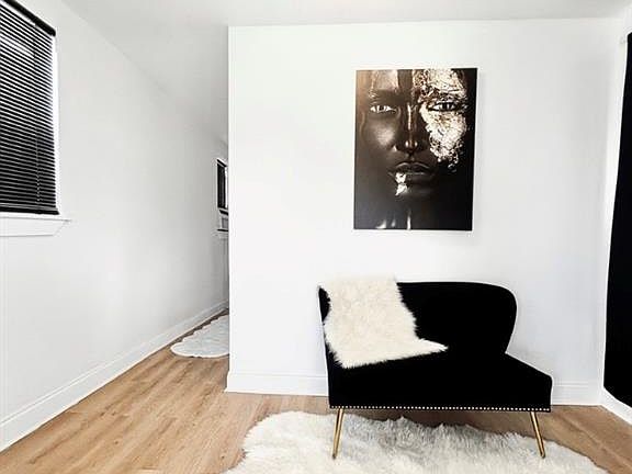 2nd image of 1319 Pailet Ave