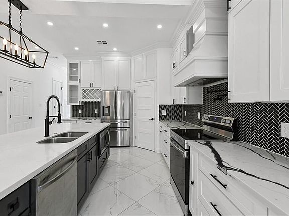 4th image of 6203 Mitchell Ave