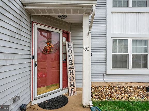 4th image of 930 Thoreau Ln