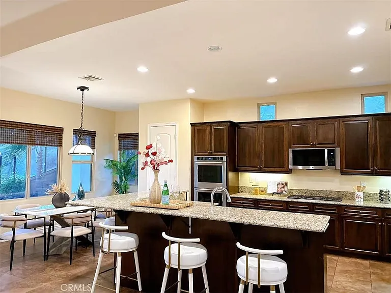 8287 Soft Winds Dr — Photo 6