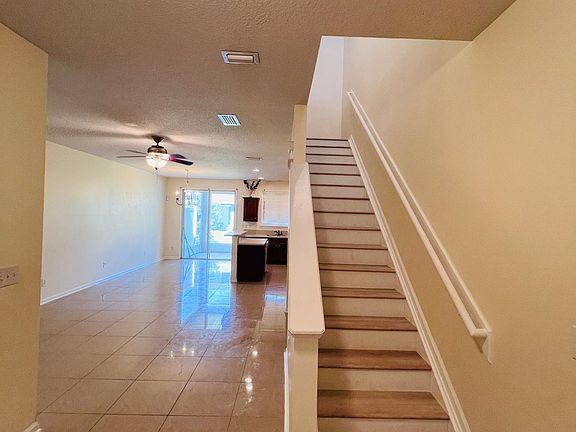 2nd image of 2377 Sunset Bluff Dr
