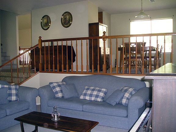 2nd image of 515 Datewood Ct