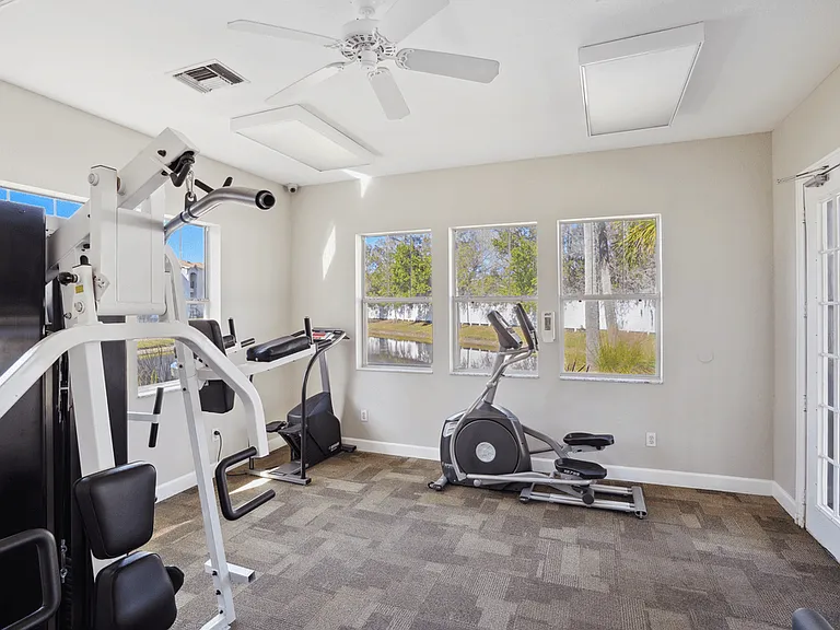 Grande Court Apartments — Photo 33