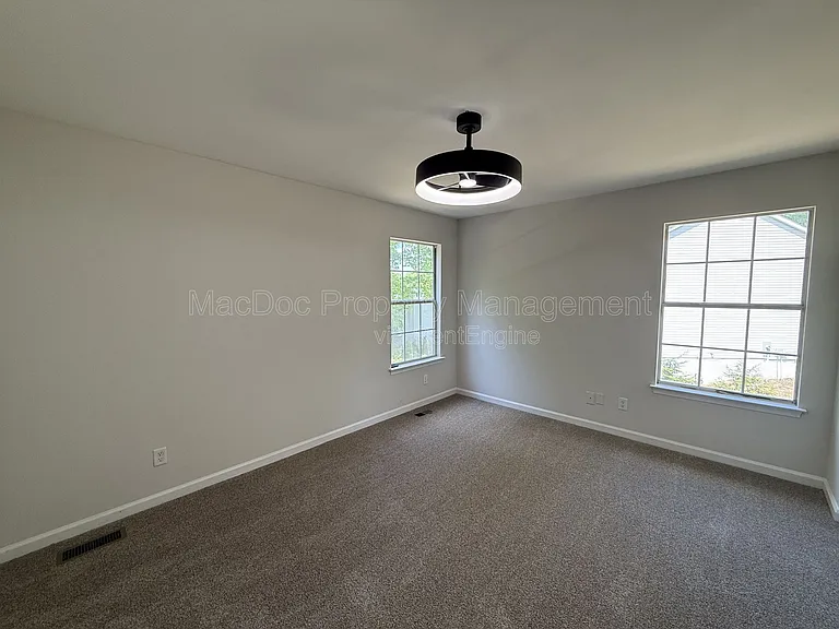 10910 Chesterwood Dr — Photo 13