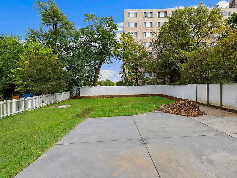 6011 44th Ave — Photo 32
