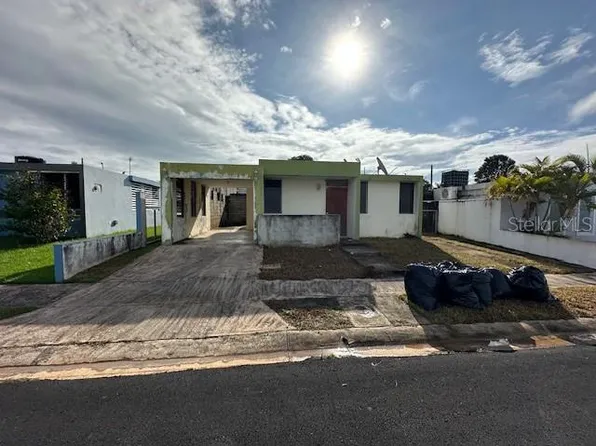 J8 Calle Caobo Br, Arecibo, PR 00612