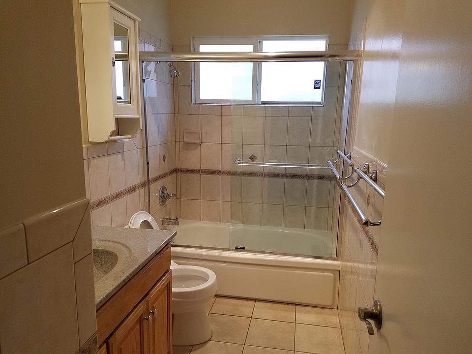 1st image of 2901 Berkshire Dr