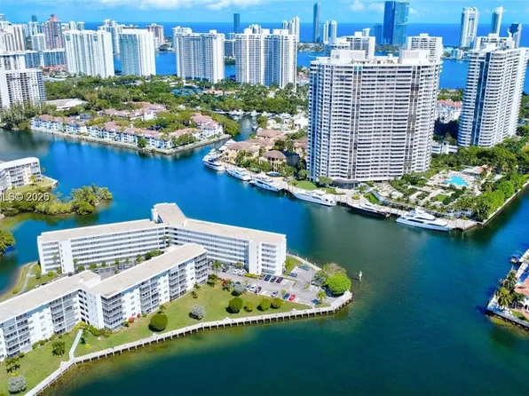 3030 Marcos Dr APT T301, Aventura, FL 33160