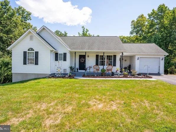 230 Freedom Ln, Martinsburg, WV 25405