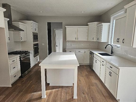 3rd image of 1407 Timber Ridge Dr