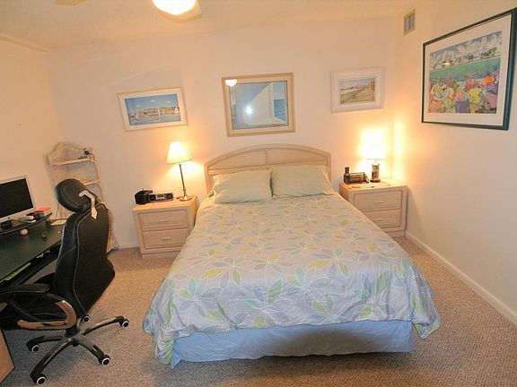 4th image of 1001 Seafarer Cir APT 404