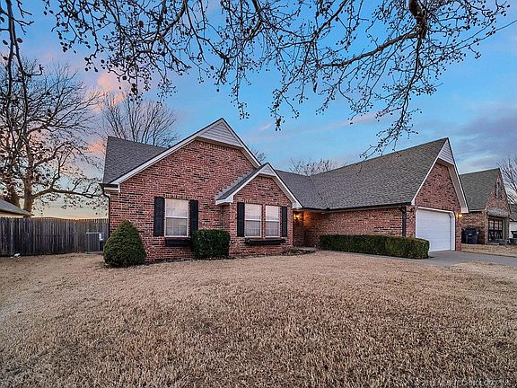 2nd image of 26440 Arrowood Dr