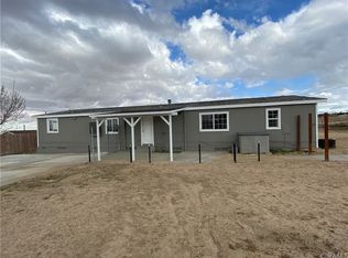 3682 Sunnyslope Rd, Phelan, CA 92371