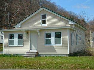 11 Lincoln St, Bellows Falls, VT 05101