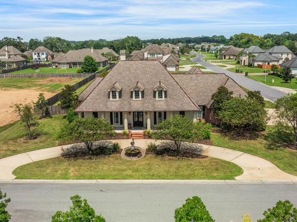 300 Turtledove Trl, Lafayette, LA 70508