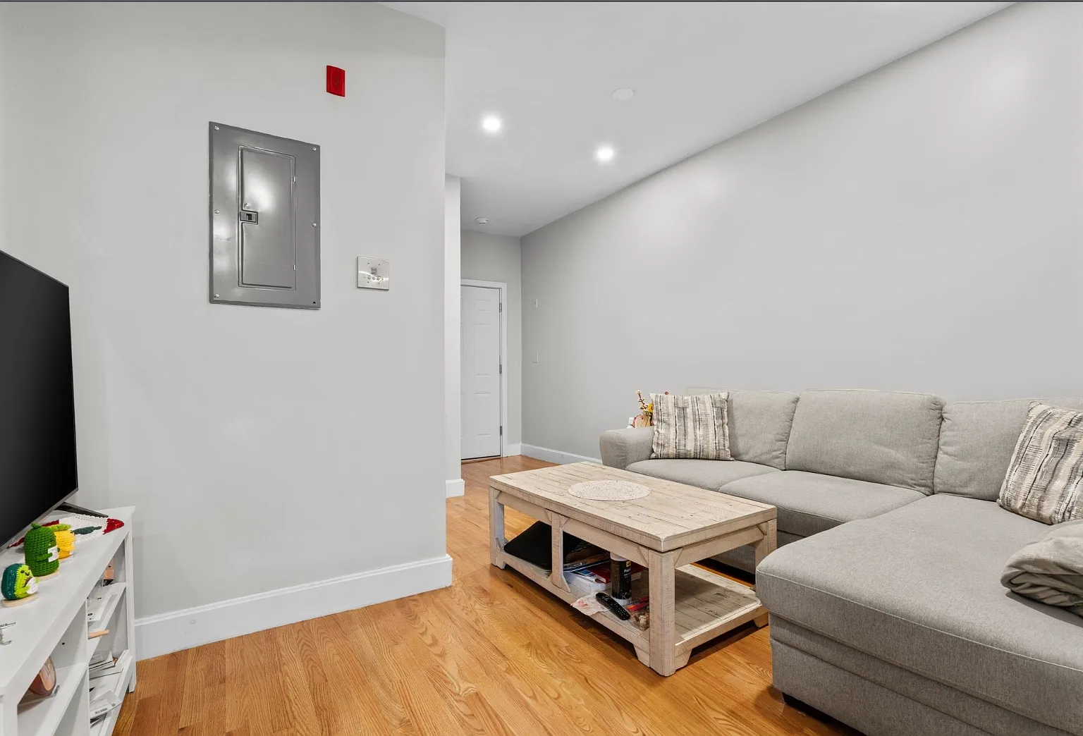 754 Huntington Avenue - Unit 6 — Photo 1