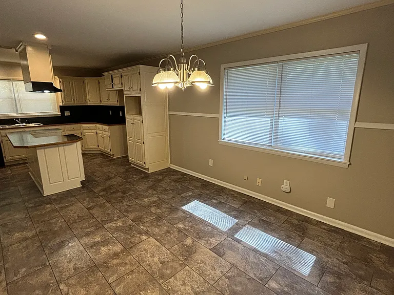 1405 Stone St — Photo 7