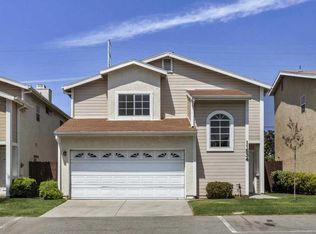 11534 Honeyglen Rd, Pacoima, CA 91331