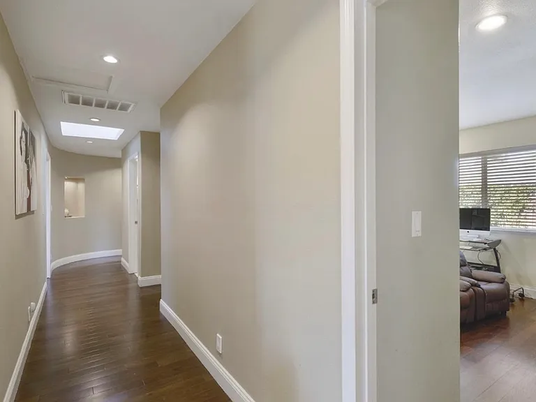 6208 Lillian Way — Photo 6