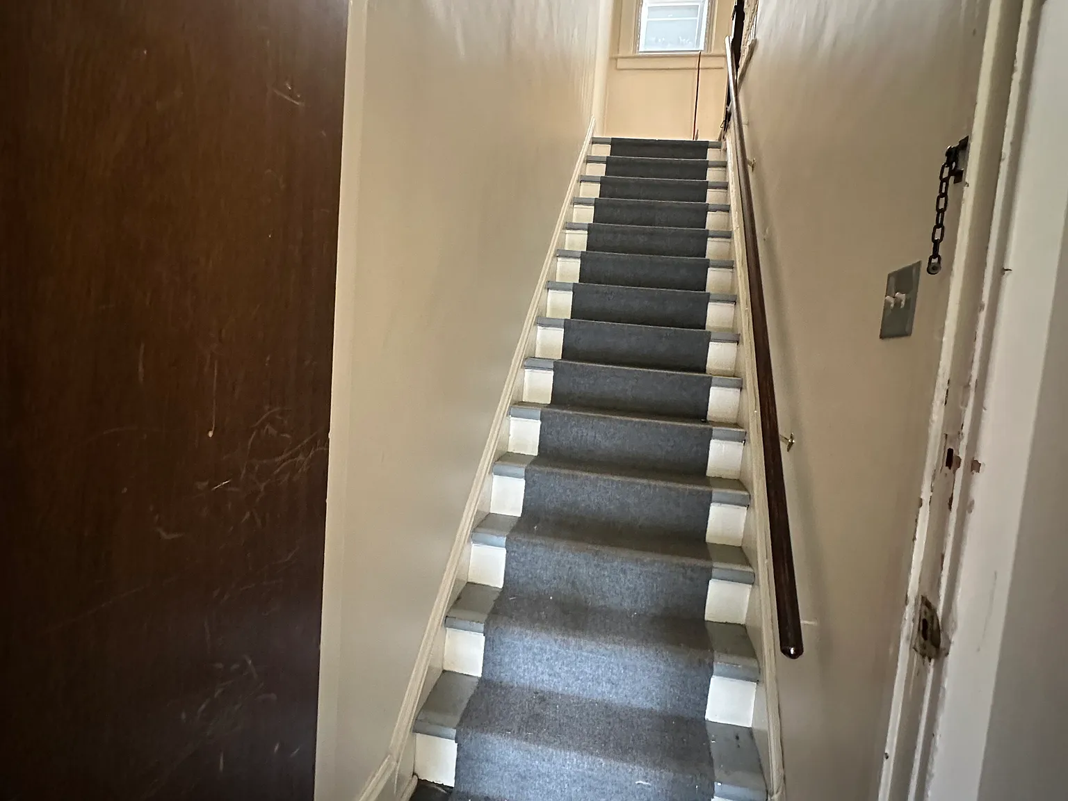 2 bed, 700 sqft, $1,900 — Photo 3